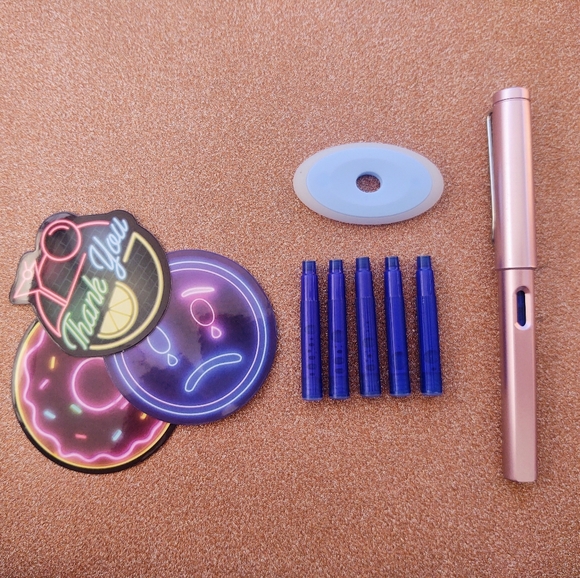 Fountain Pen - Picture 1 of 11